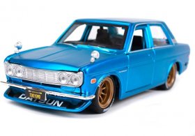 Blue 1:24 Scale Maisto Diecast 1971 Datsun 510 Model