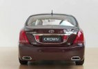 Black / Wine Red / White 1:18 Diecast 2010 Toyota Crown Model