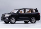 Black / White / Green Diecast Toyota Land Cruiser LC200 Model