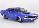 Blue 1:24 Scale Maisto Diecast 1970 Dodge Challenger R/T Model