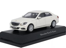 1:43 Scale White / Blue Diecast Mercedes Benz E-Class Model