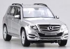 Black / White / Red 1:18 Scale MaiSto Mercedes-Benz GLK Class