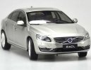 1:18 Scale White / Silver Diecast Volvo S60L Model