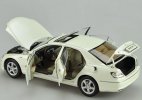 1:18 Scale Golden / White / Silver Diecast Toyota Reiz Model