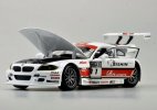 White-Red 1:24 Scale Motorama Diecast BMW Z4 Model