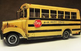 Medium Scale Vintage Yellow U.S. Long Nose School Bus Model