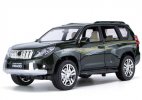 White / Green 1:24 Scale Diecast Toyota Land Cruiser Prado Toy