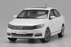 1:18 Scale White / Golden 2017 Diecast VW New Santana Model