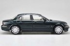 Green 1:18 Scale Welly 1999 Diecast Jaguar S-Type Model