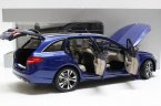 1:18 Scale White / Blue 2016 Diecast Mercedes-Benz C200 Model