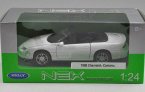 White 1:24 Scale Welly Diecast 1995 Chevrolet Camaro Model