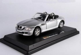 1:24 Scale Bburago Silver / Red Diecast BMW M Model