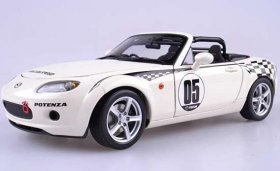 1:18 Scale White Autoart Diecast Mazda Roadster NC NR-A Model