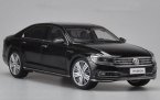 Silver / Brown / Black 1:18 Scale Diecast VW Phideon Model