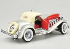 Red / Black 1:18 Ertl Diecast 1935 Duesenberg Model