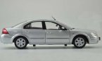 Silver 1:18 Scale Diecast Ford Mondeo Model