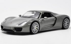 Gray 1:24 Scale Welly Diecast Porsche 918 Spyder Model