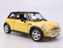 1:18 Scale MaiSto Yellow / Red Diecast Mini Cooper Model