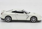 White 1:36 Scale Welly Diecast Nissan GT-R Toy