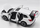 Red / White 1:18 Scale Diecast 2019 Mitsubishi Outlander Model