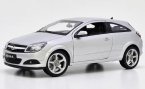 Welly 1:18 Scale Red / Silver Diecast 2005 Opel Astra GTC Model