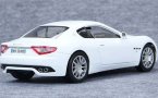 White / Black 1:24 MotorMax Diecast Maserati Gran Turismo