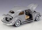 Blue / White Bburago 1:18 Scale Diecast 1955 VW Beetle Model