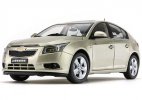 White / Golden 1:18 Scale Diecast Chevrolet Cruze Model