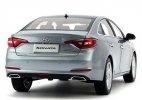 Silver/ White 1:18 Scale Diecast 2015 Hyundai Sonata Model