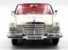 Creamy White 1:18 Maisto Diecast 1967 Mercedes-Benz 280SE