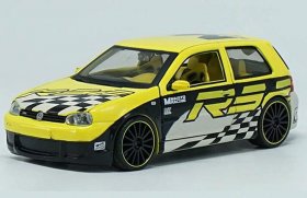 Maisto Yellow 1:24 Scale Diecast VW Golf R32 Model