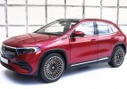 Red / Blue 1:18 Scale Diecast 2022 Mercedes-Benz EQA Model