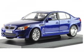 Blue / Silver 1:18 Scale Maisto Diecast BMW M5 Model