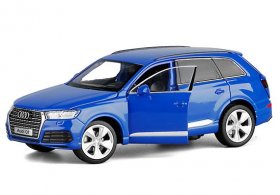 Kids 1:32 Scale Black / White / Blue Diecast Audi Q7 SUV Toy