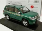 1:43 White / Black / Green 2010 Toyota Land Cruiser 200 VXR V8