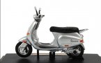 1: 18 Scale Blue / Silver Maisto Vespa 125ET4 1996 Motor Toy