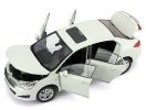 White 1:18 Scale Diecast Citroen C4L Model