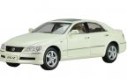 1:18 Scale Golden / White / Silver Diecast Toyota Reiz Model