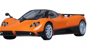 Orange 1:24 scale MotorMax Diecast Pagani Zonda F Model