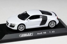 White 1:43 Scale Welly Diecast Audi R8 Model