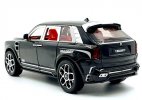 Black / White / Red 1:24 Scale Diecast Rolls-Royce Cullinan Toy