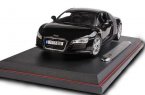 Maisto White / Black / Red 1:18 Scale Diecast Audi R8 Model