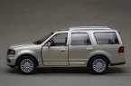 1:46 Black / Champagne Kids Diecast 2015 Lincoln Navigator Toy