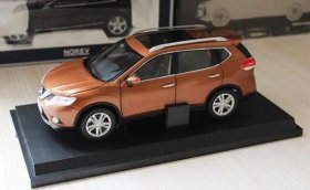 Silver /Golden 1:18 Scale Diecast 2014 Nissan X-Trail SUV Model