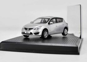 1:43 Scale Silver Diecast Nissan Tiida Model