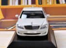 1:43 White / Black / Silver Diecast Mercedes-Benz S600L Model