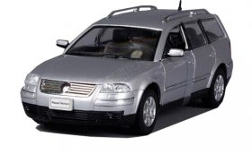 Silver 1:24 Scale Welly Diecast 2001 VW Passat Variant Model