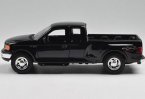 Black / White 1:24 Welly Die-Cast 1999 Ford F-150 Pickup Model