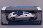 White 1:18 Scale Maisto Diecast Ford GT 90 Model