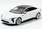 1:43 Scale White Diecast 2022 IM L7 Car Model